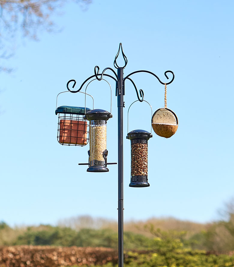 Banquet Metal Wild Bird Feeding Station