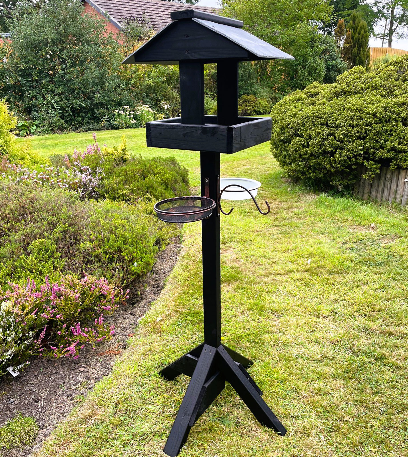 Wooden Garden Bird Feeder Feeding Station