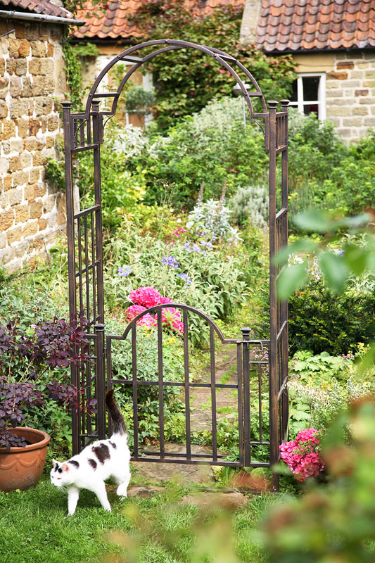 Metal Garden Archways with Gates