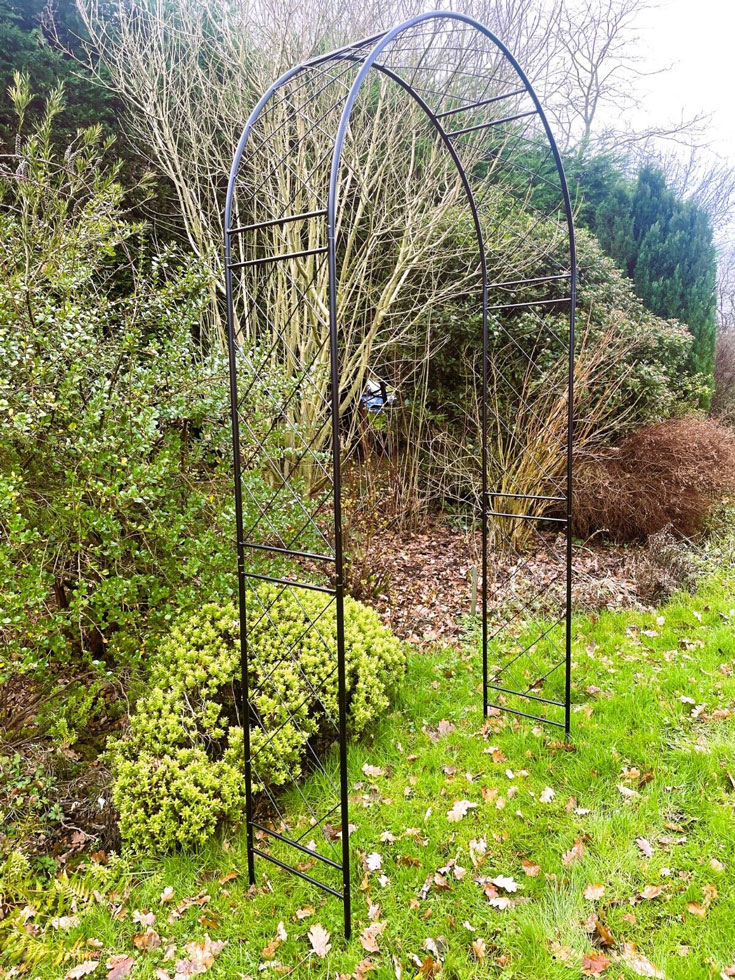 Large Metal Squirrel Proof Blocking Wire Cage for Wild Bird Feeders - UK  Garden Products